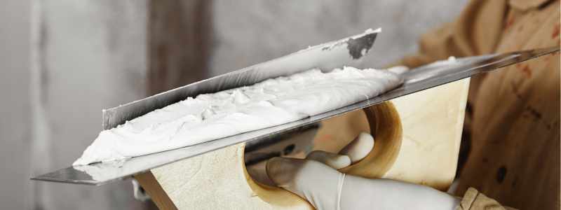 The Essential Guide to Straight Edge Tools for Plastering and Drywall