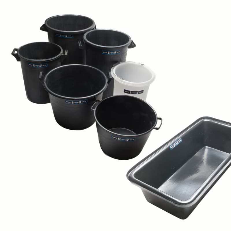 5 black buckets and a large black plastering bath. A small white bucket