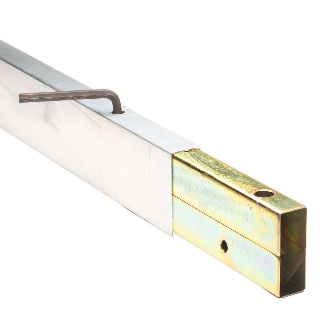 Metal jointing kit which allows connection of two shorter straight edge levels to allow a longer level. This is used for leveling concrete, screed and other building works.