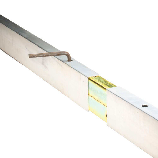 Metal jointing kit which allows connection of two shorter straight edge levels to allow a longer level. This is used for levleing concrete, screed and other building works.