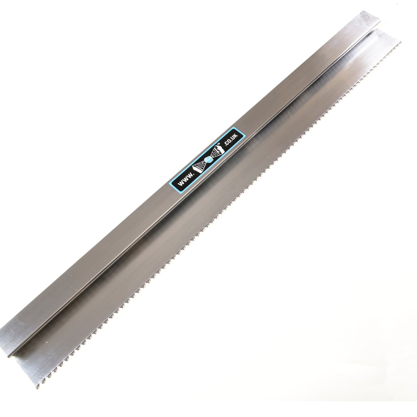 Long metal serrated edge tool for plastering